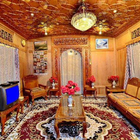 Hotel Umbrella group of House Boat à Srīnagar Extérieur photo